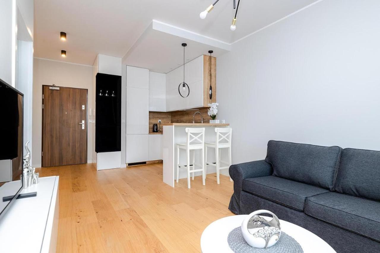 Apartament Apart D&K Free Parking Komputerowa 8 Warszawa Zewnętrze zdjęcie