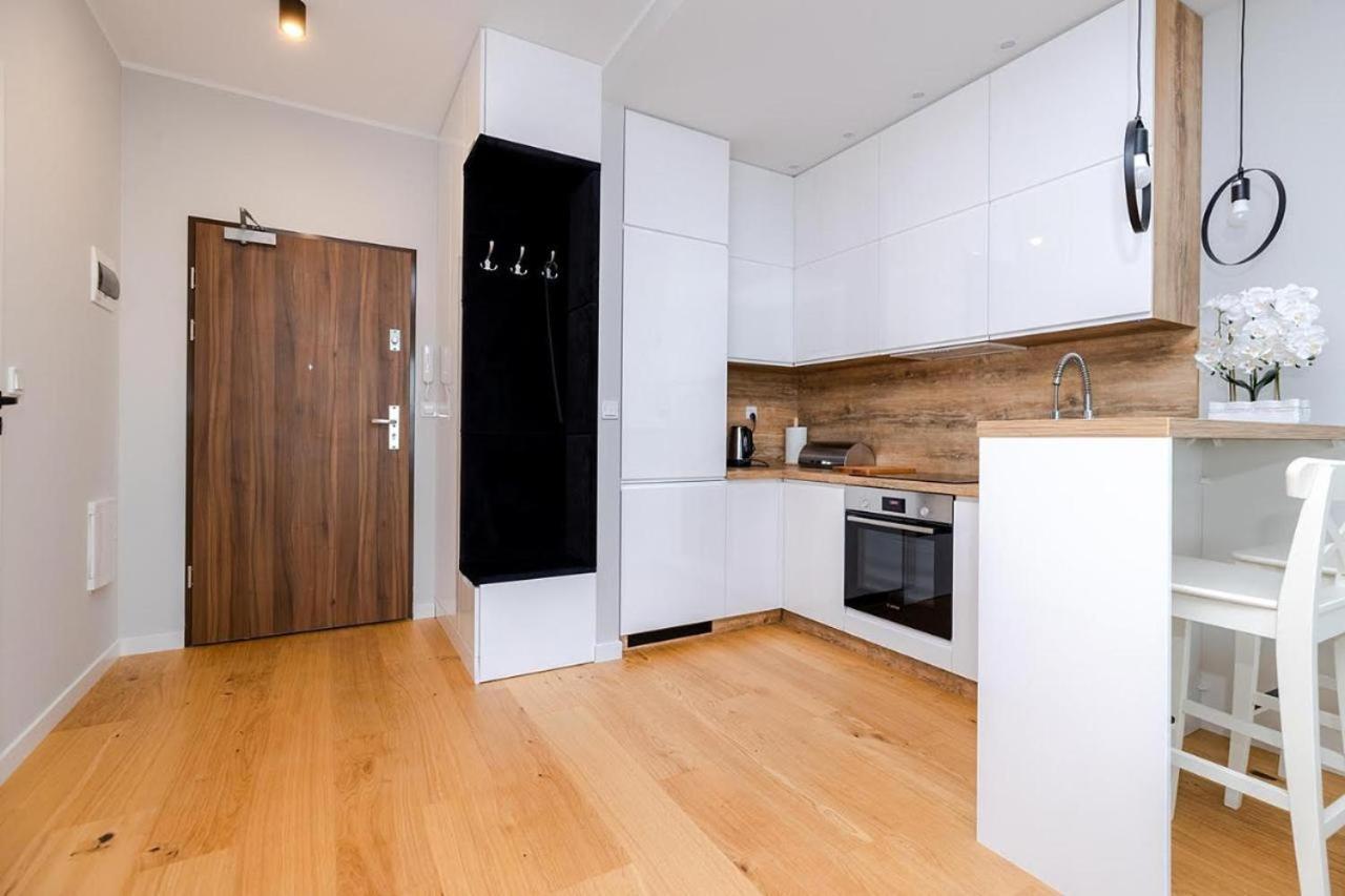 Apartament Apart D&K Free Parking Komputerowa 8 Warszawa Zewnętrze zdjęcie